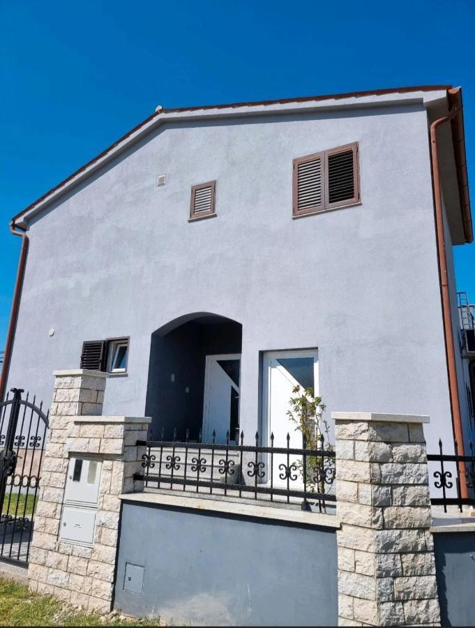 Frida Pula Exterior photo